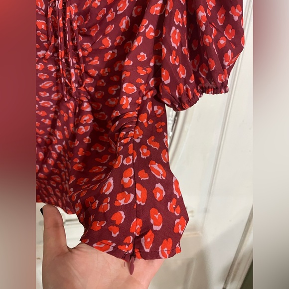 Red blouse with side zipper - Picture 3 of 5